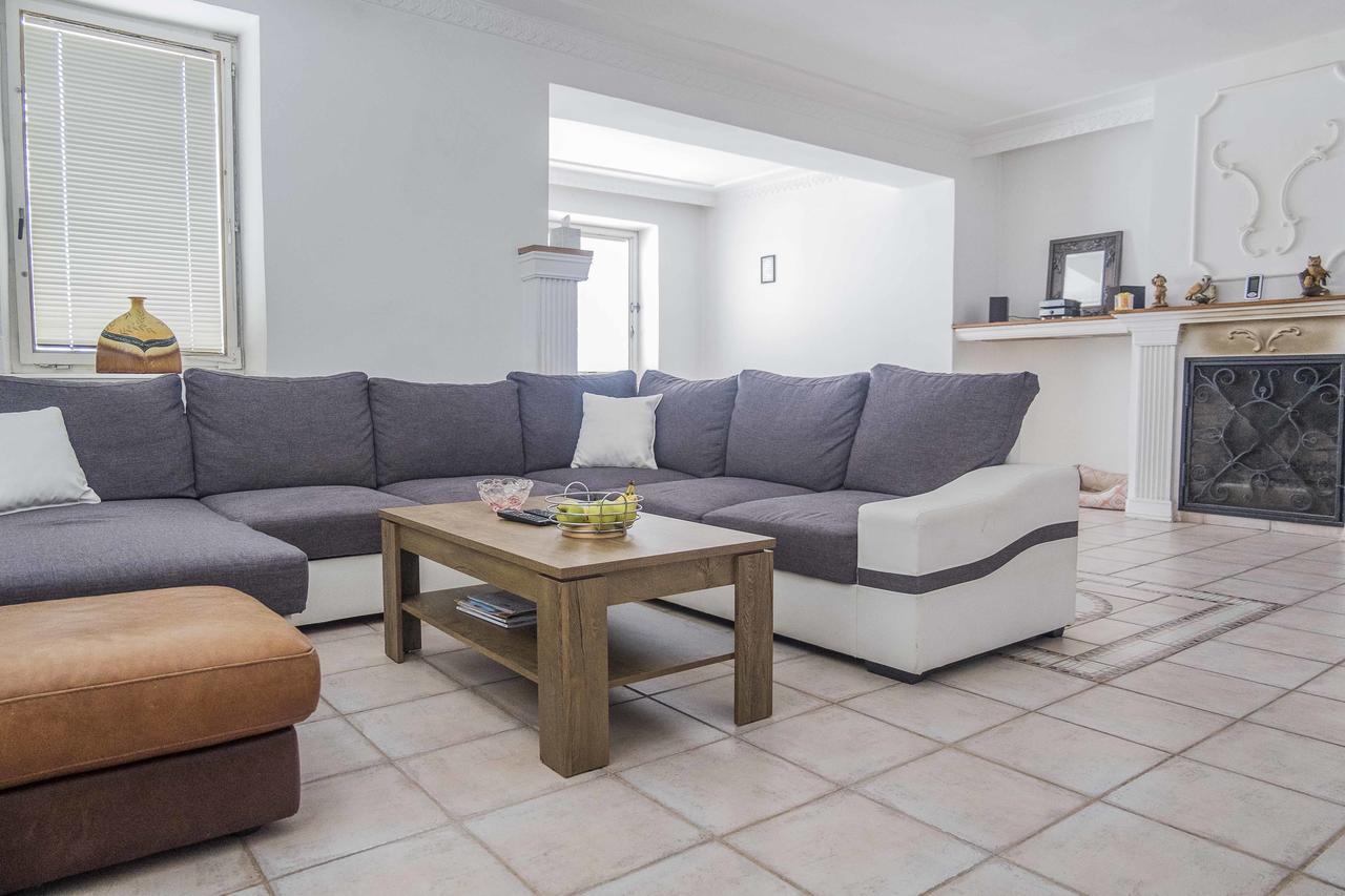 Krásnohorské Podhradie Castle Village Apartment מראה חיצוני תמונה